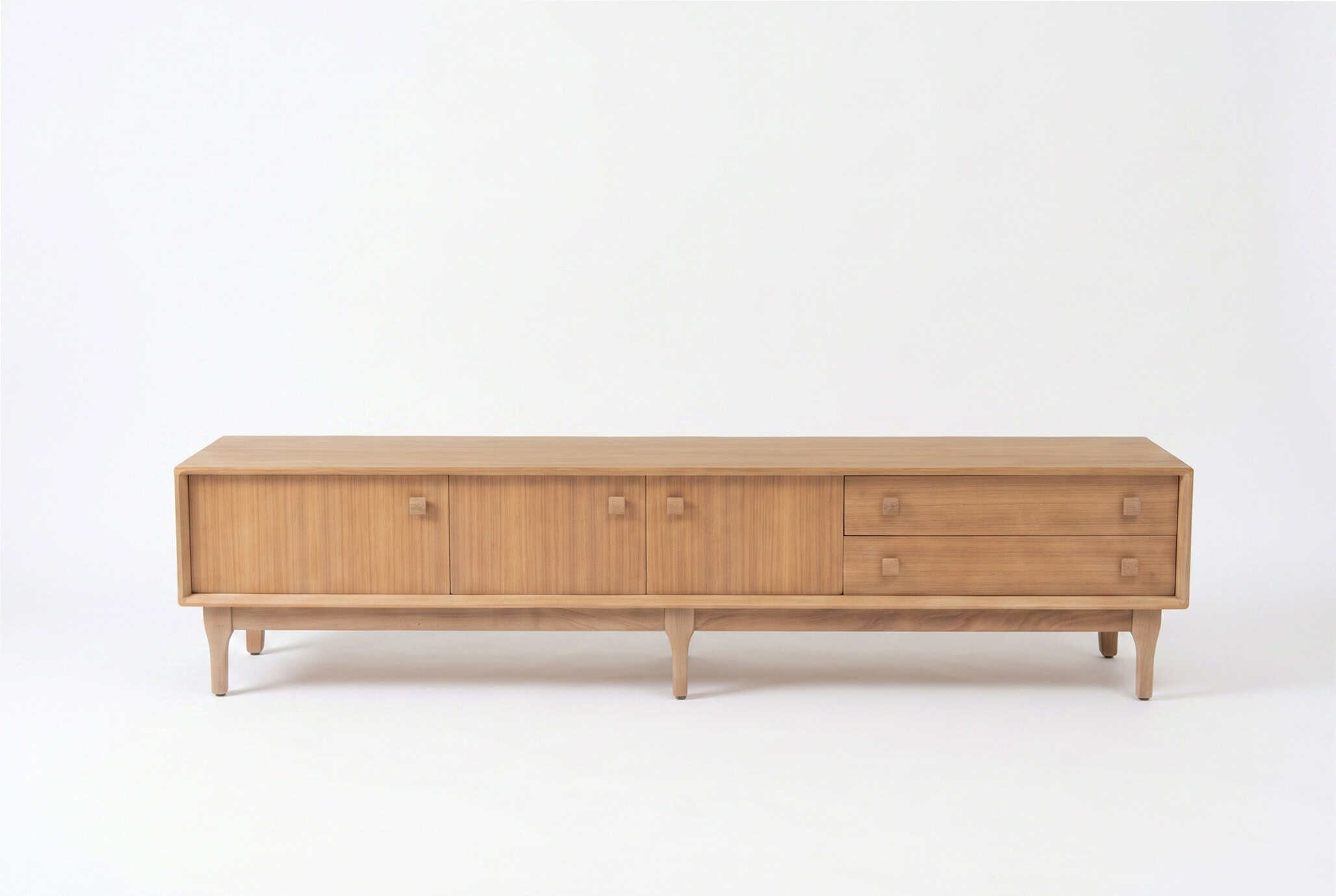 Enfilade vintage en teck naturel, meuble de rangement élégant et minimaliste, parfait pour un intérieur moderne ou scandinave.