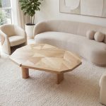 Table basse RED-P1 en bois naturel avec design géométrique, idéale pour décorer un salon moderne et chaleureux.