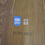 Table à rallonge en teck massif, idéale pour accueillir famille et amis lors de repas conviviaux. Design vintage avec finition en bois de qualité, parfaite pour un intérieur chaleureux et authentique.