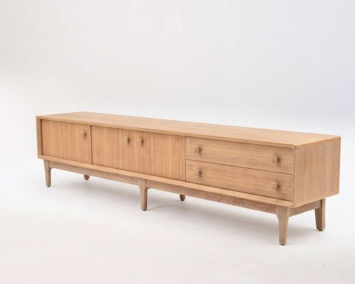 Enfilade vintage en teck naturel, meuble de rangement élégant et minimaliste, parfait pour un intérieur scandinave ou contemporain.