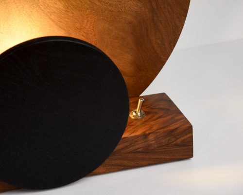 Thomas-Coup-la-fronde-lampe-Eclipse-2-noyer-05