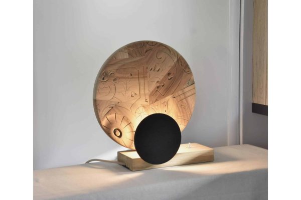Thomas Coup la fronde - lampe bois upcycling eclipe noyer