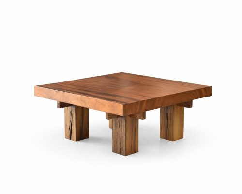 Table basse CENT-SIX en bois naturel avec design robuste et moderne, idéale pour un salon contemporain.