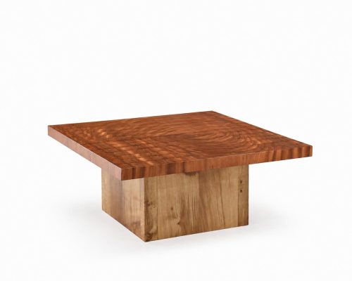 Table basse ECHO en bois massif avec design moderne et épuré, idéale pour salon contemporain.