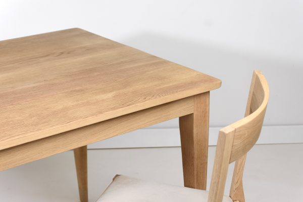 table d'appoint en chêne de style ancien